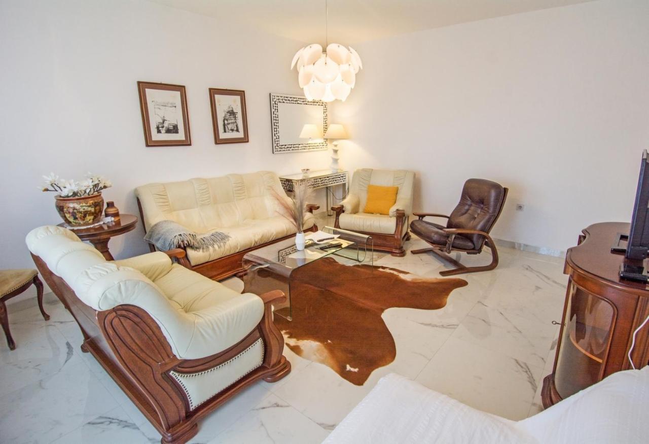 Apartment With A Parking Space Banjole, - 17097